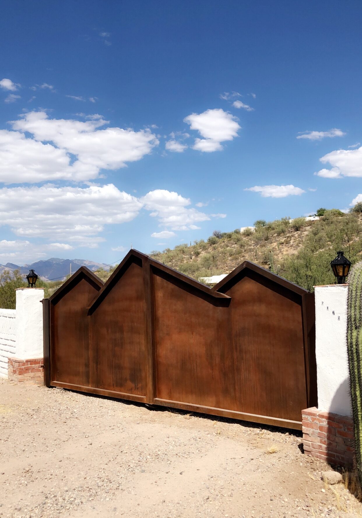 10FB1BFD-47CE-410F-AF21-6BD8E99AAE6D