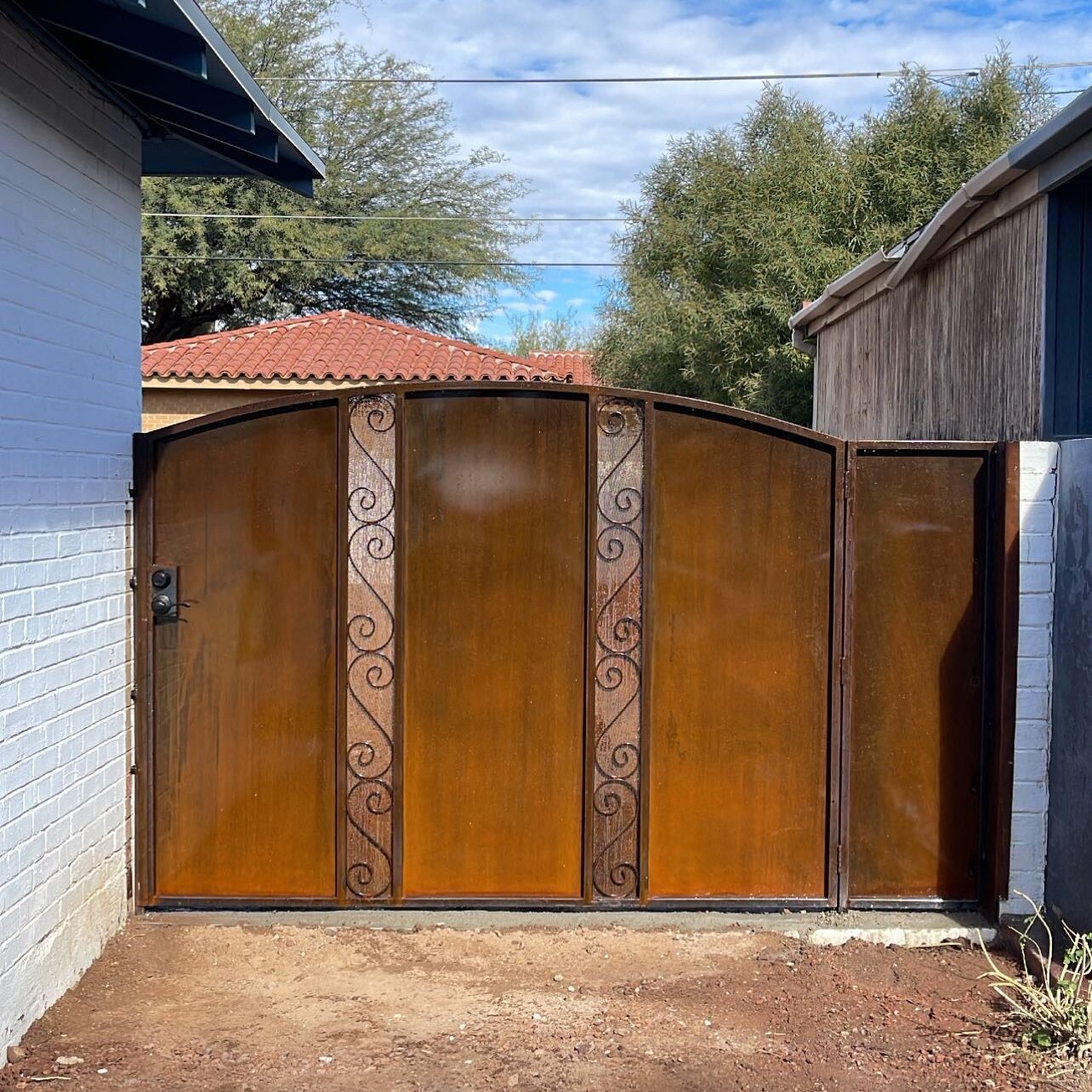 C3C9B4BB-B25C-44F8-B6CF-9CAC980DEC8E