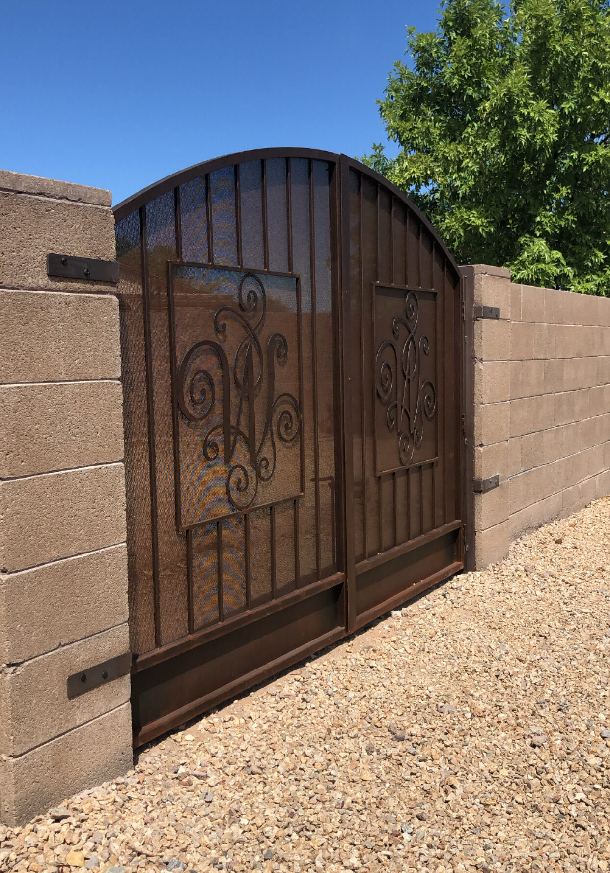 E5FDB6C0-DB34-4C7C-B75F-55723CFFD684